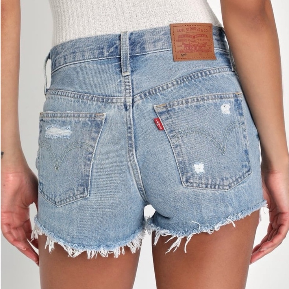 Levi’s 501 women’s button fly cut off denim shorts size 32 - Picture 2 of 10